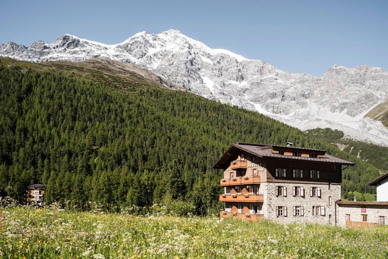 Glacier Rock Guesthouse Solda Exterior photo